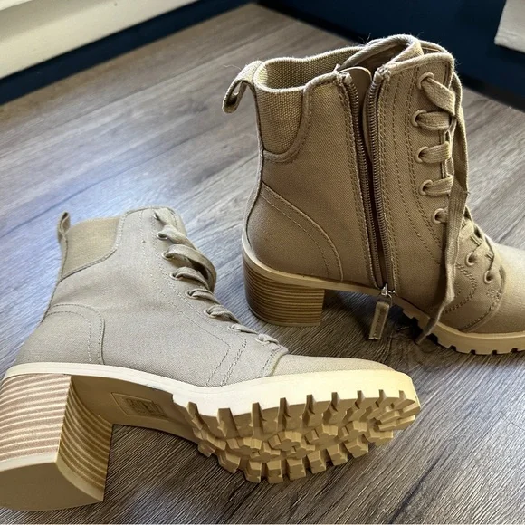 Dolce Vita Beige Lace-Up Boots - Picture 3 of 7